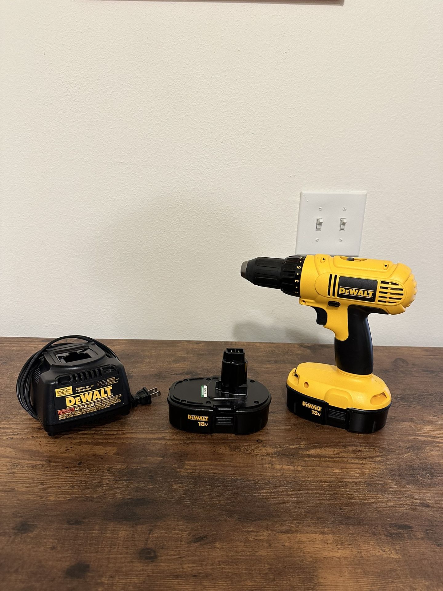 18v Cordless Drill Driver Dewalt Dc970 Charger DEWALT DC970 18v