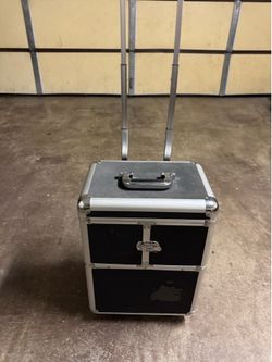 Travel storage box