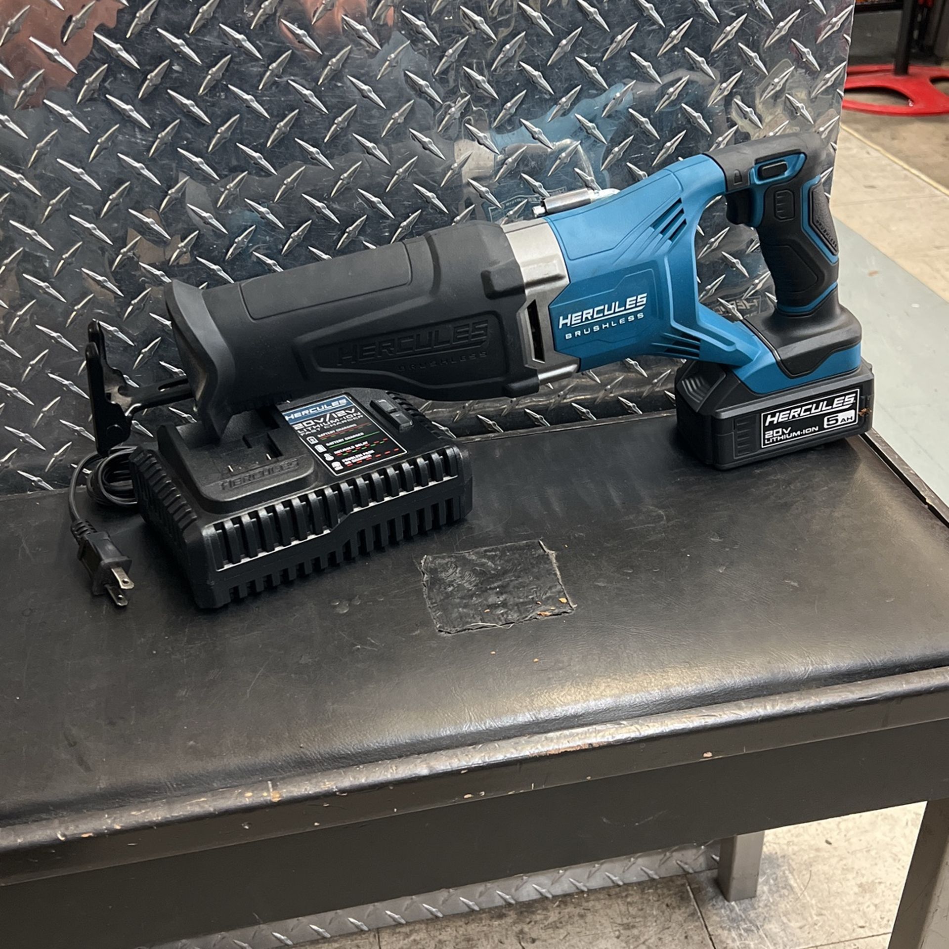 Hercules HCB751B 20v Cordless Sawzall Kit