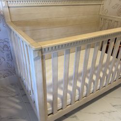 Baby crib 