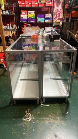 Retail display cases 6ft