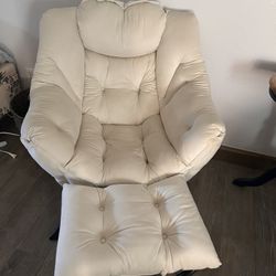 Chair With Foldable Ottoman 