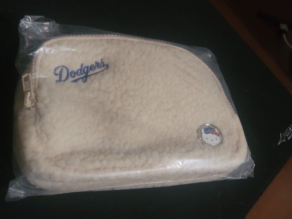 Dodgers Hello Kitty Night Fanny Pack Bag New SOLD OUT $130 Pasadena 