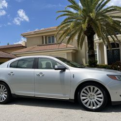 LINCOLN MKS SEDAN - GORGEOUS