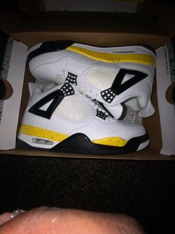 Jordan 4 tour yellow