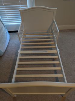 Toddler bed
