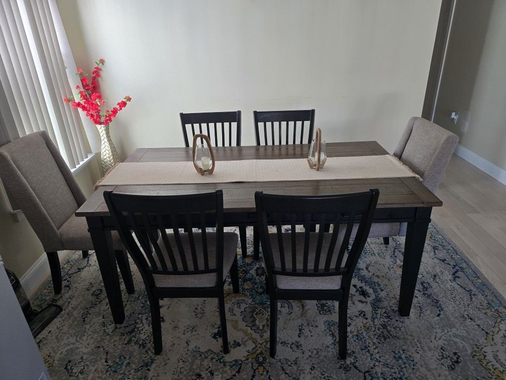 Dinning Table With 6 Chairs