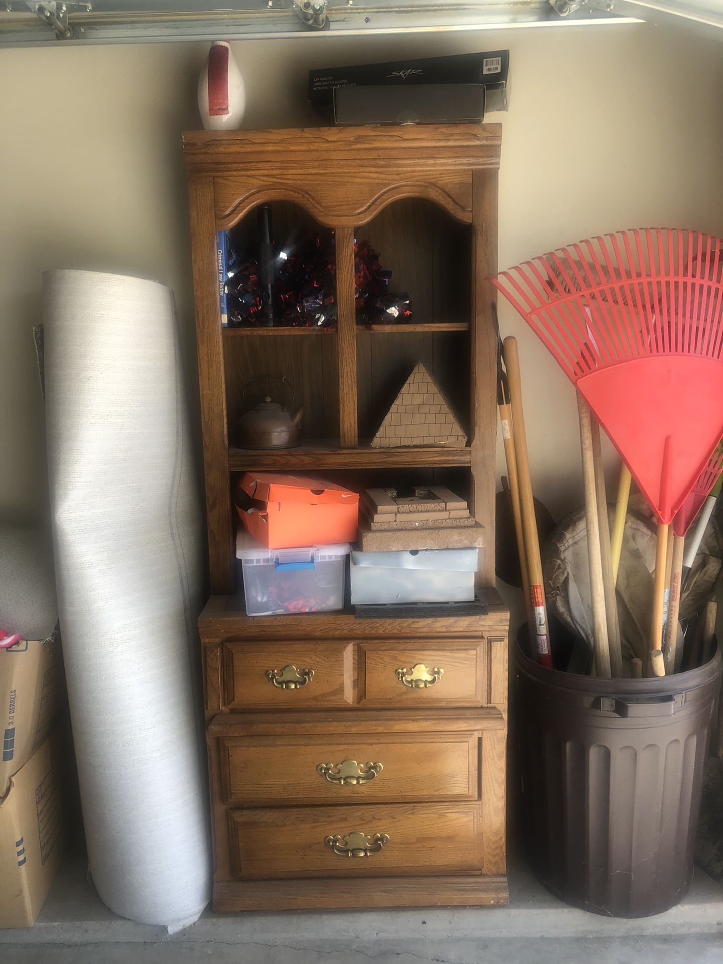 Dresser / hutch