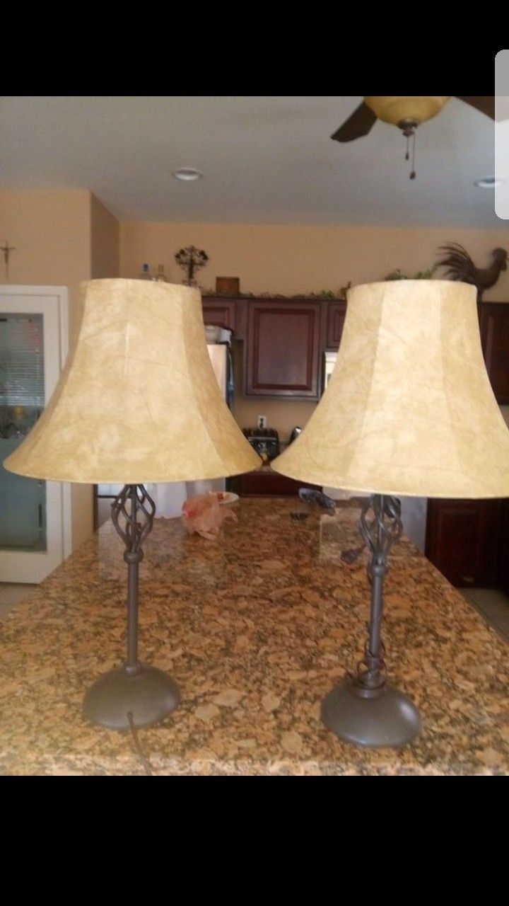 20$ for 2 lamps