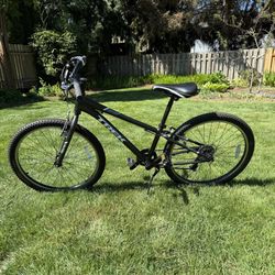 Trek Bike 24" Kids 7 Speed 