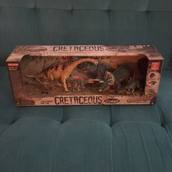 Dinosaur Play Set Toy NEW IN BOX