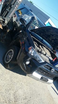 2014 toyota 4runner limited trail for parts