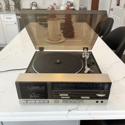 Quasar Turntable Stereo System