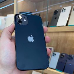 Brand new iPhone 12 128GB with with airpods