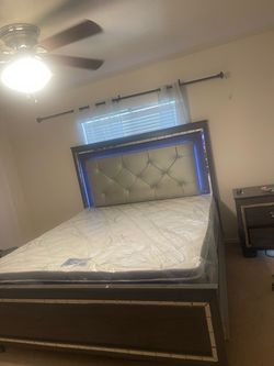 New bamboo mattress and box spring new