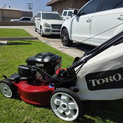 TORO GAS 22"IN RECYCLER SELF PROPELLED LANW MOWER NEW