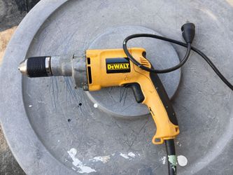 Dewalt keylrss/chuckless corded drill