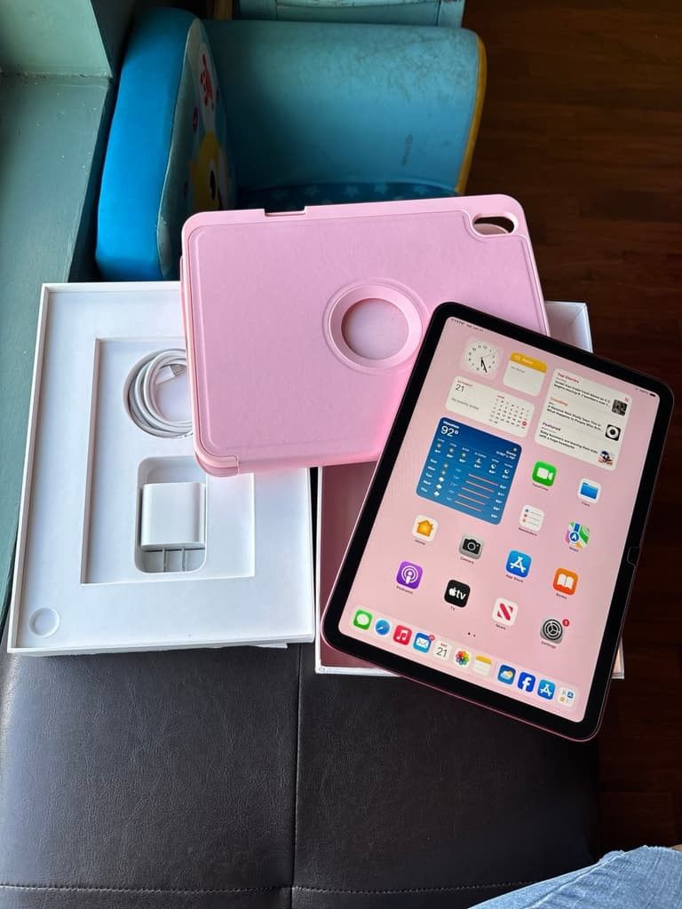 iPad (10th GENERATION) Wi - Fi ONLY COLOR PINK