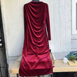 Women  dress  size. L. carmesí profundo.