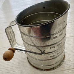 Vintage Metal 3 cups Flour Sifter with Wooden Handle