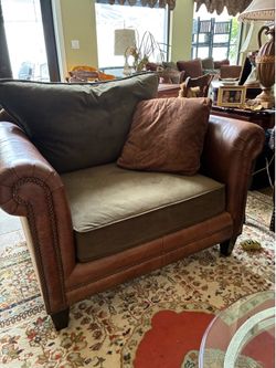 Bernhardt chair 1/2