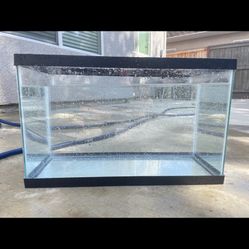 10 Gallon Fish Tank Like New 