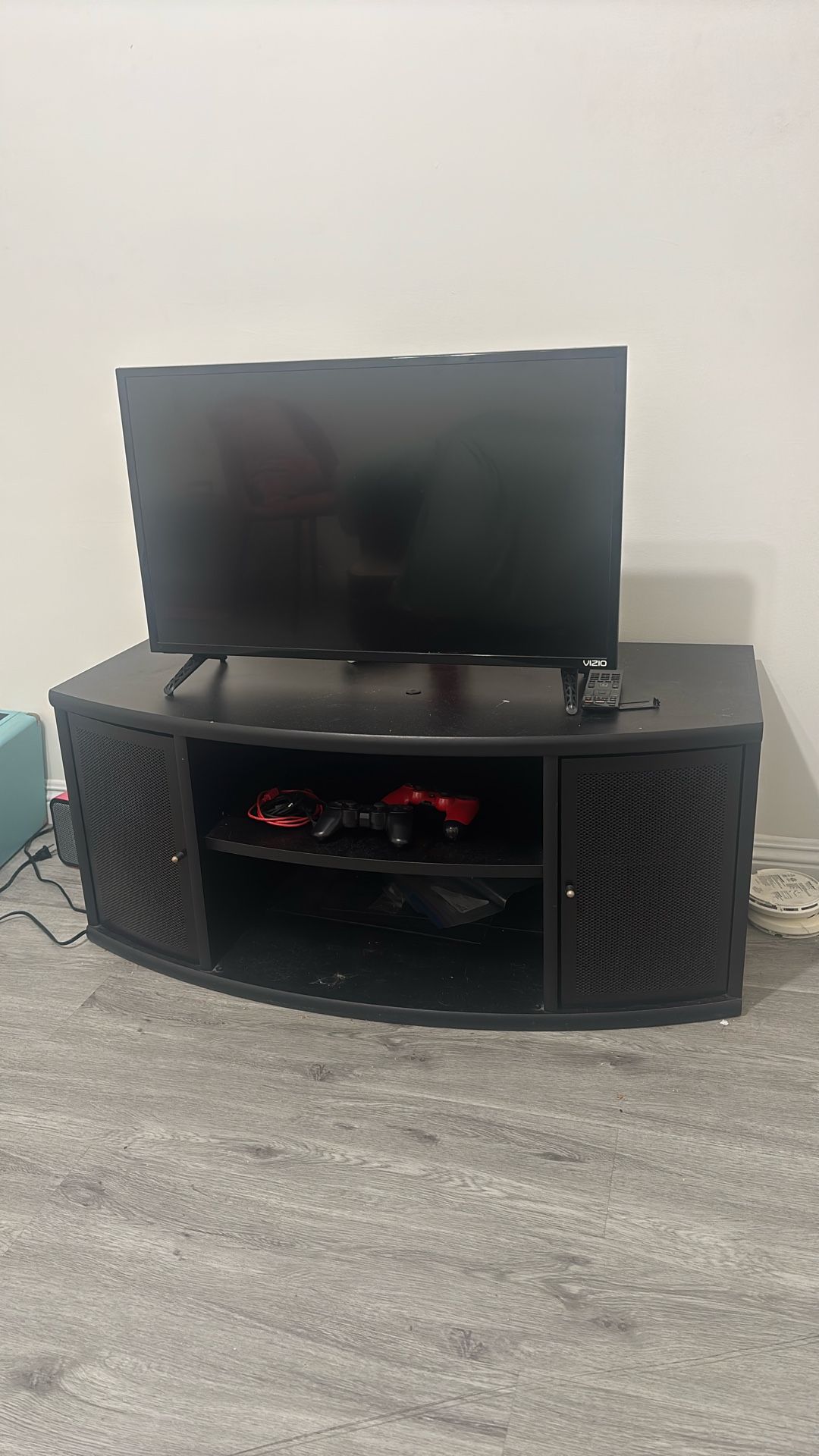 Tv stand + tv