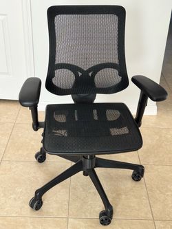 Desk chair, ergonomic, like new