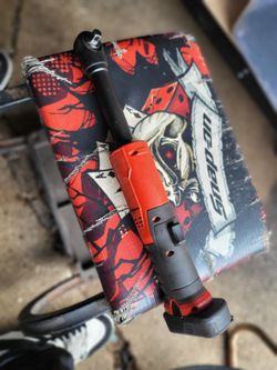 Snap-On CTR867 Brushless 14.4 V 3/8" Drive Long-Neck Ratchet -Red w/ CTB8174 Battery