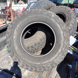 LT315/70R17 121 BFGoodrich