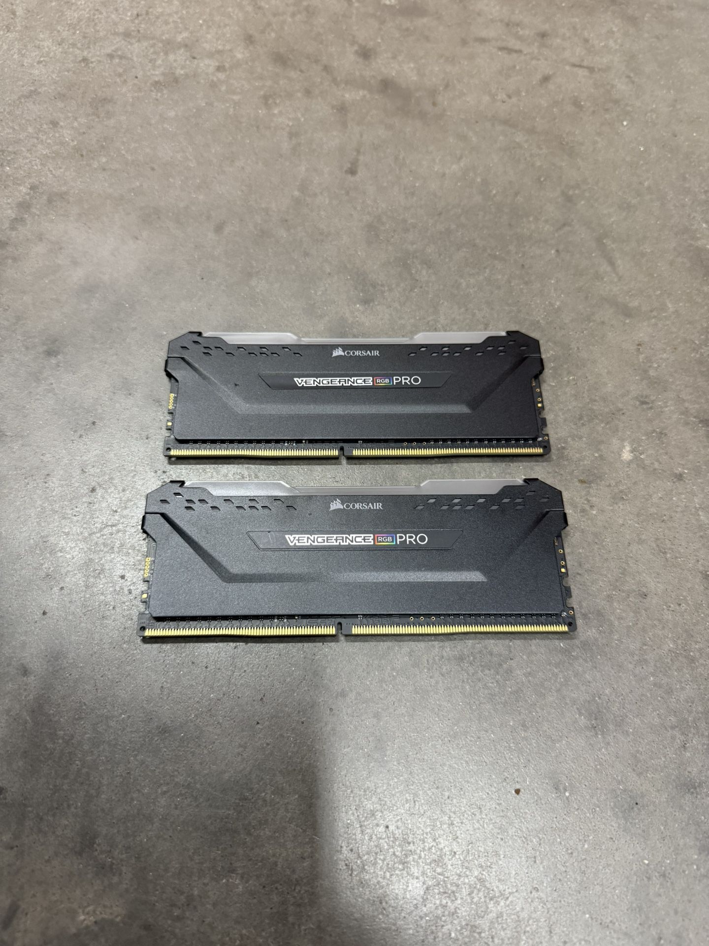 Corsair Vengeance RGB Pro 2x 8GB