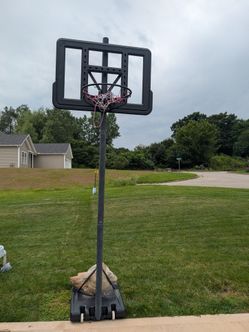 Basketball hoop (adjustable)