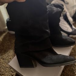 Black Boots 