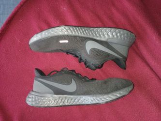 Nike Revolution 5