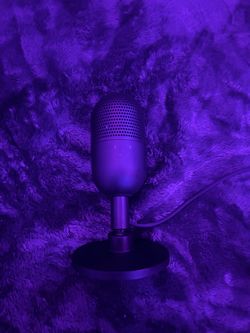Razor microphone with grips and Amazing microphone quality!