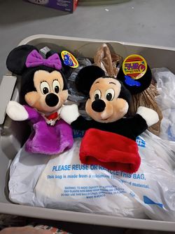 Walt disney/world on ice   h and puppets Mickey and Minnie mouse with tags