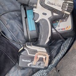 Makita Cordless Power Drill With Charger