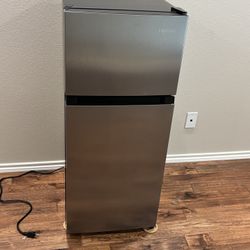Vissani 4.5 cu. ft. 2-Door Mini Refrigerator