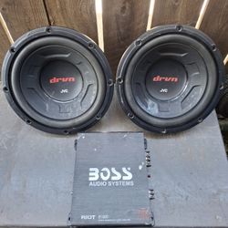 JVC Subwoofers 12s And Boss Audio Riot 1100 Watt Amplifier.  Works 150.00 Pick Up Merced 