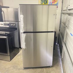 GE Refrigerator Brand New 🚛🎊🎊