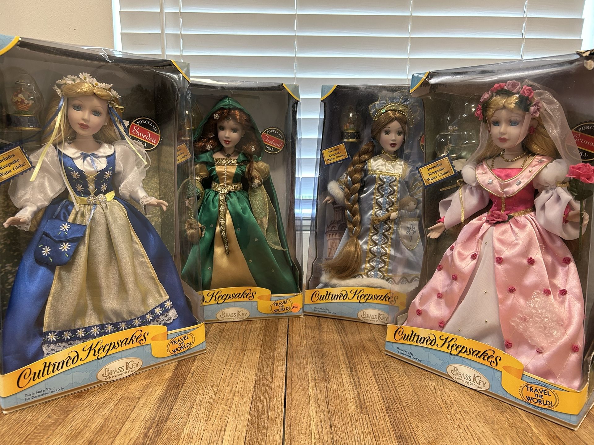 Cultural Keepsakes Porcelain Dolls