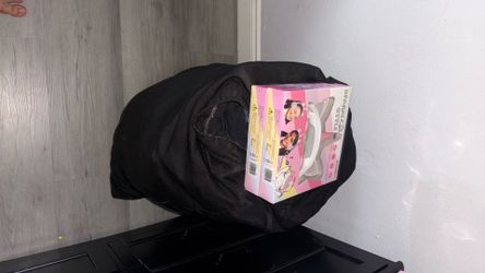 Free clothes /headphones