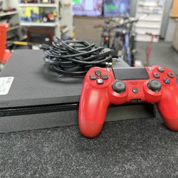 PS4 slim 500gb complete with controller 845476-1
