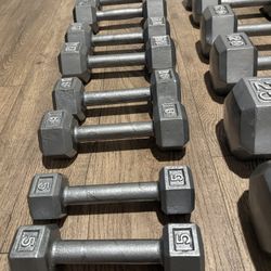 Beautiful Set Of Hex Cast Iron Dumbbells  In NEW CONDITION Total: 190 lbs