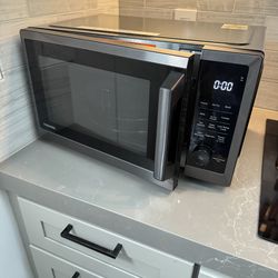 Toshiba Countertop Microwave Oven, Air Fryer and Convection