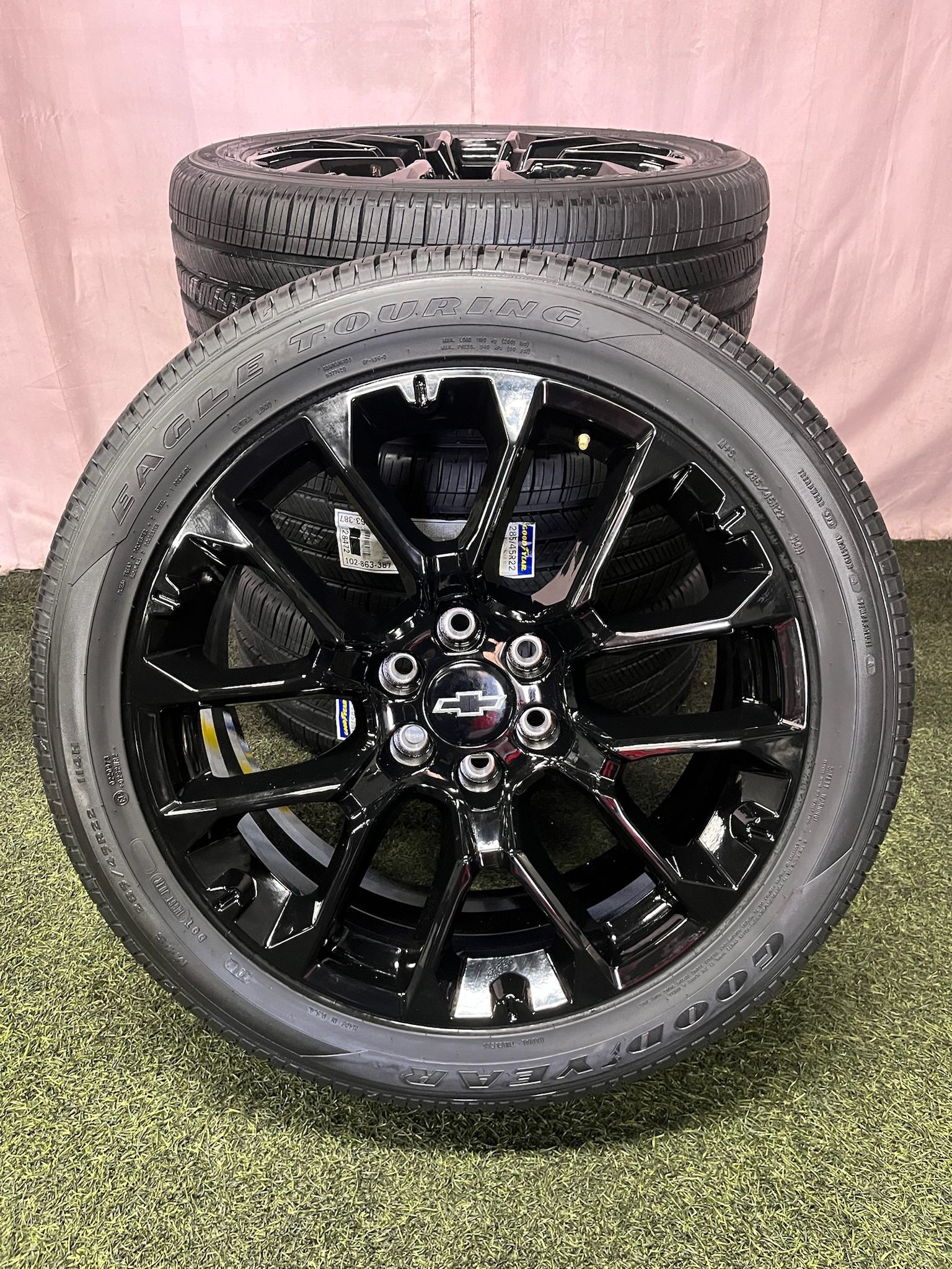 Brand New 2024 GMC Yukon Denali Premium 6 Lug 22 Inch Takeoffs OEM Wheels