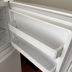 Refrigerator For Sale