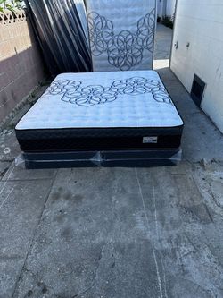 Queen Size Mattress Pillow Top New