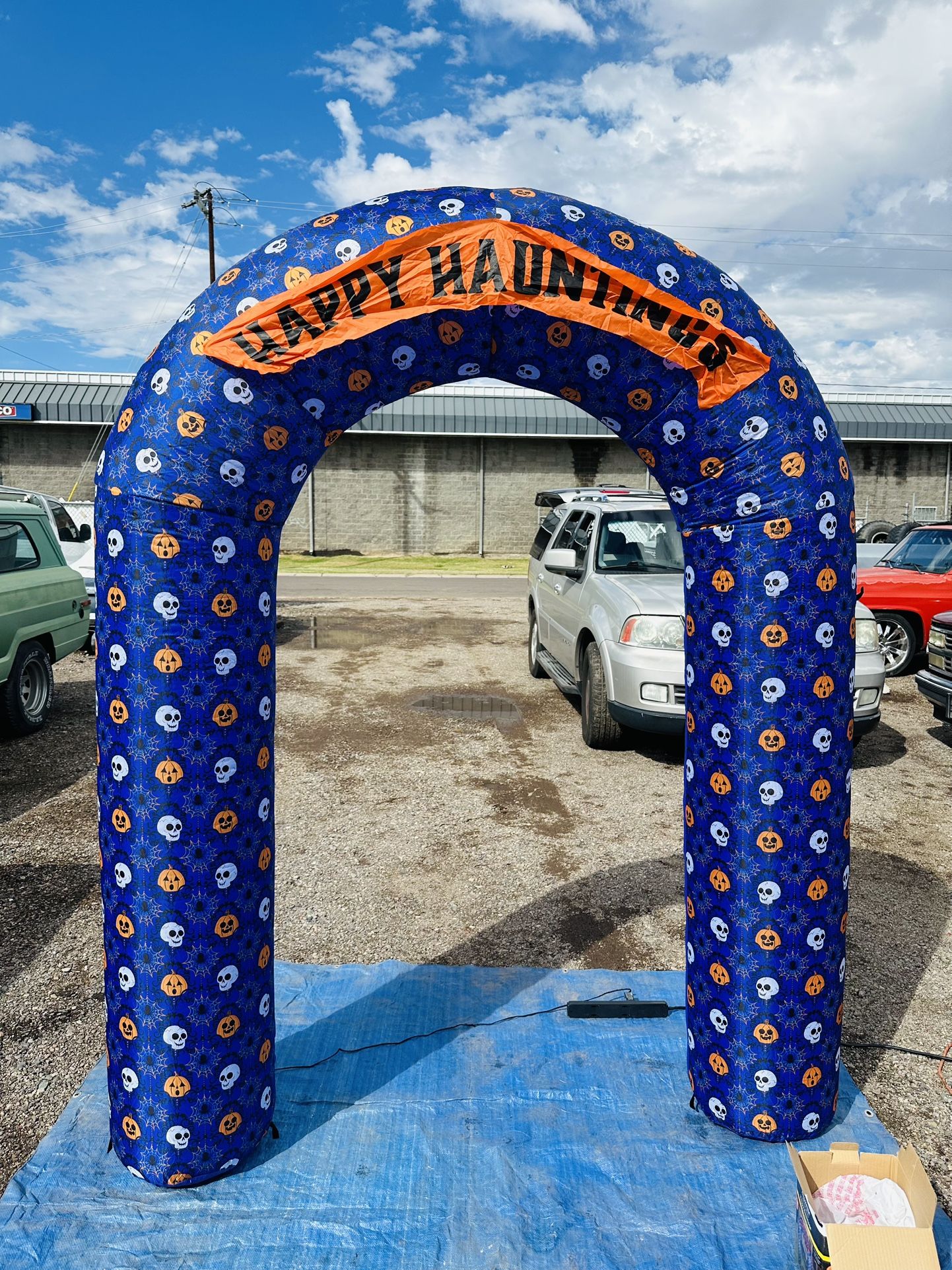 New Halloween Arch $65FIRM “51ave and Glendale 