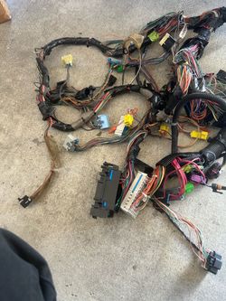 Genuine OEM dashboard wiring harness Yukon 2005